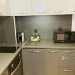 Spacious & Classy With 2 Baths In Centre *