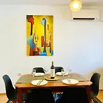 Apartment Spacious & Classy With 2 Baths In Centre