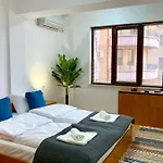 Apartment Spacious & Classy With 2 Baths In Centre Plovdiv