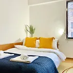 Spacious & Classy With 2 Baths In Centre Apartment