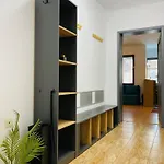 Apartment Spacious & Classy With 2 Baths In Centre *