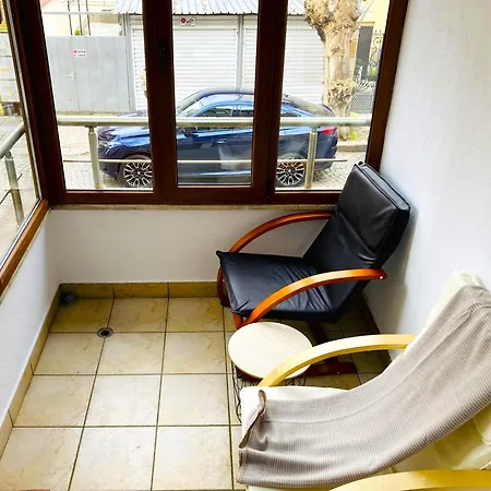 Spacious & Classy With 2 Baths In Centre
