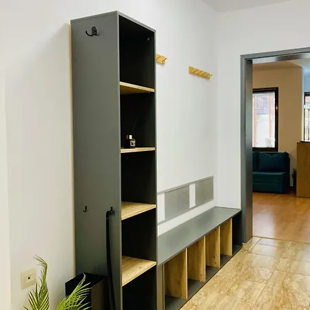 Apartament Spacious & Classy With 2 Baths In Centre