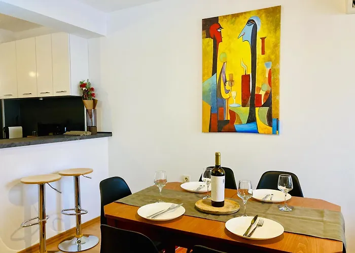 Spacious & Classy With 2 Baths In Centre Apartman