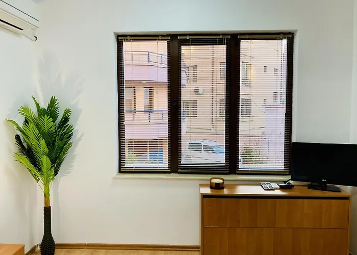 Spacious & Classy With 2 Baths In Centre Plovdiv