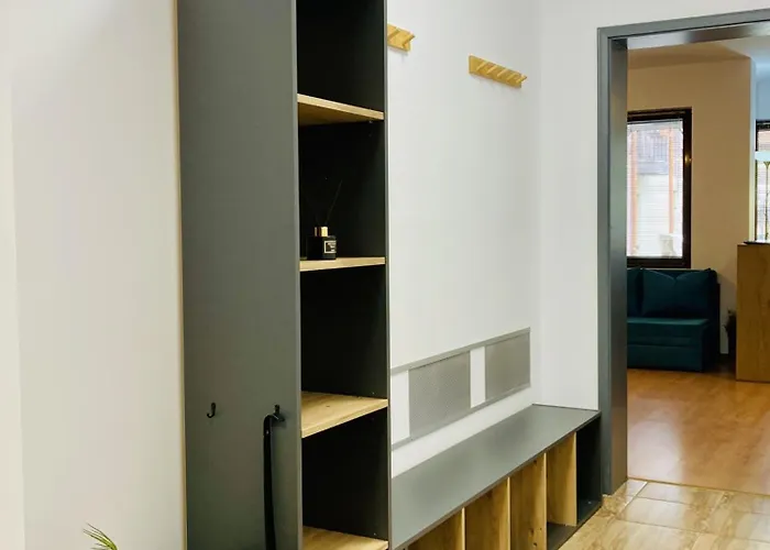 Apartment Spacious & Classy With 2 Baths In Centre